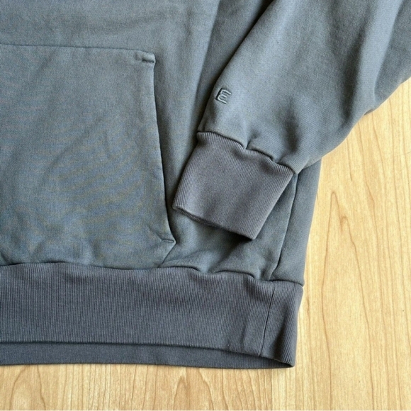 Men’s Everlane The Track Crewneck Sweater Size Large Gray Crewneck Sweatshirt - Picture 3 of 5